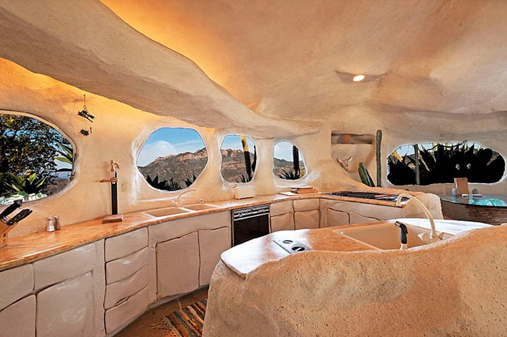 flintstones-house7.jpg